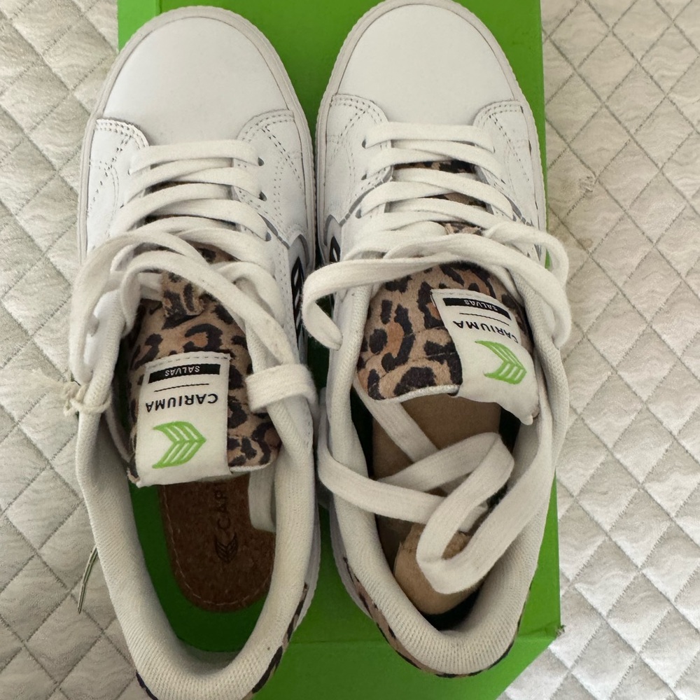 Carolina Sz 6.5 sneakers